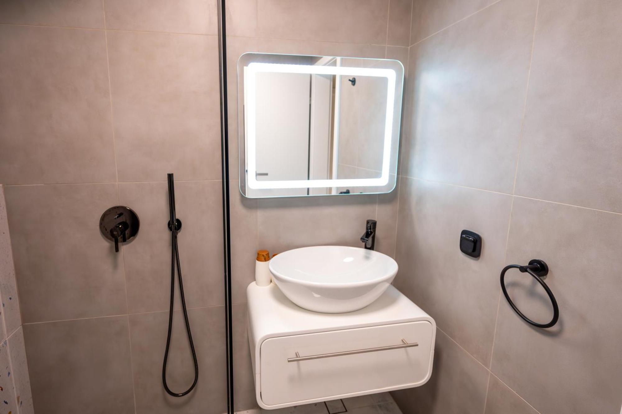 Design 1Bdr Apartment Near City Center Sofia Exteriör bild